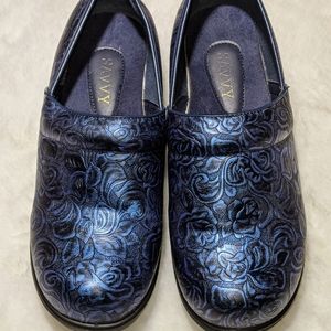 SAVVY - Blue Rose Clogs